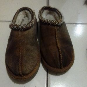 UGG Australia 5252 Tasman Slippers Chestnut Kids Size 2